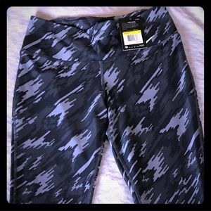 Nike Dryfit Camo ish leggings NEW ⭐️size s…